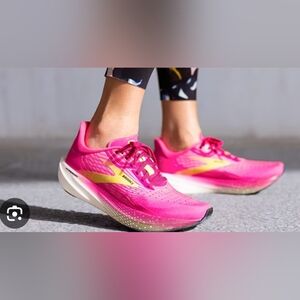 SIZ8 BROOKS HYPERION MAX PINK GLOW GREEN